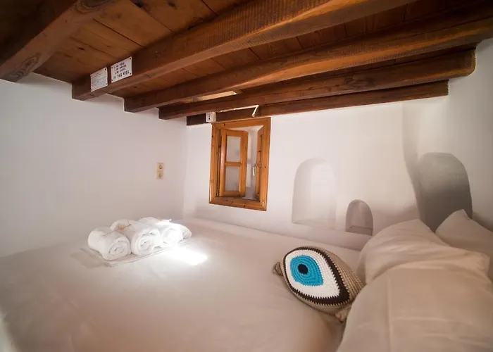 Bright & Relaxing Loft With Attic In The Heart Of Mykonos