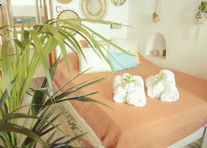 Bright & Relaxing Loft With Attic In The Heart Of Mykonos *