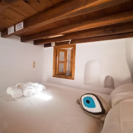 Bright & Relaxing Loft With Attic In The Heart Of Mykonos