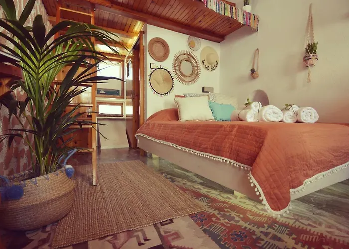 Bright & Relaxing Loft With Attic In The Heart Of Mykonos